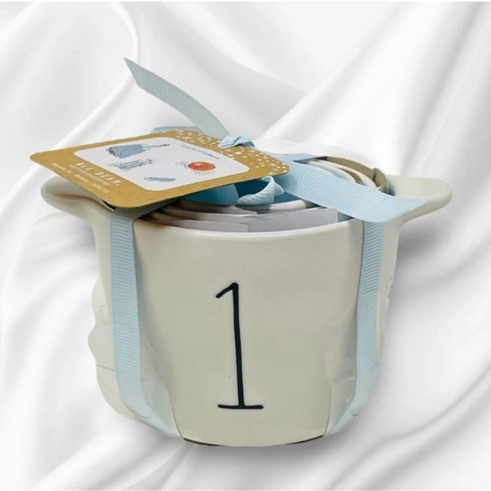 Cinderella Measuring Cups - Picture 2 of 5